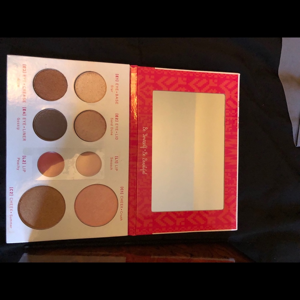 Make up - Picture 3 of 3